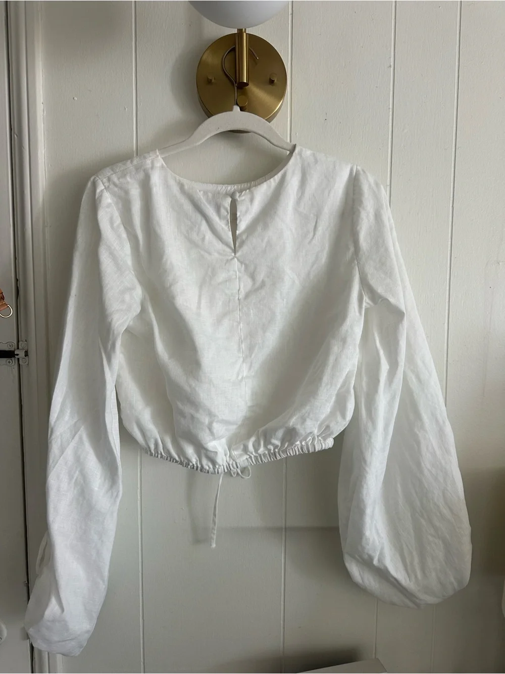 DISSH White Long Sleeve Drawstring Cropped Blouse